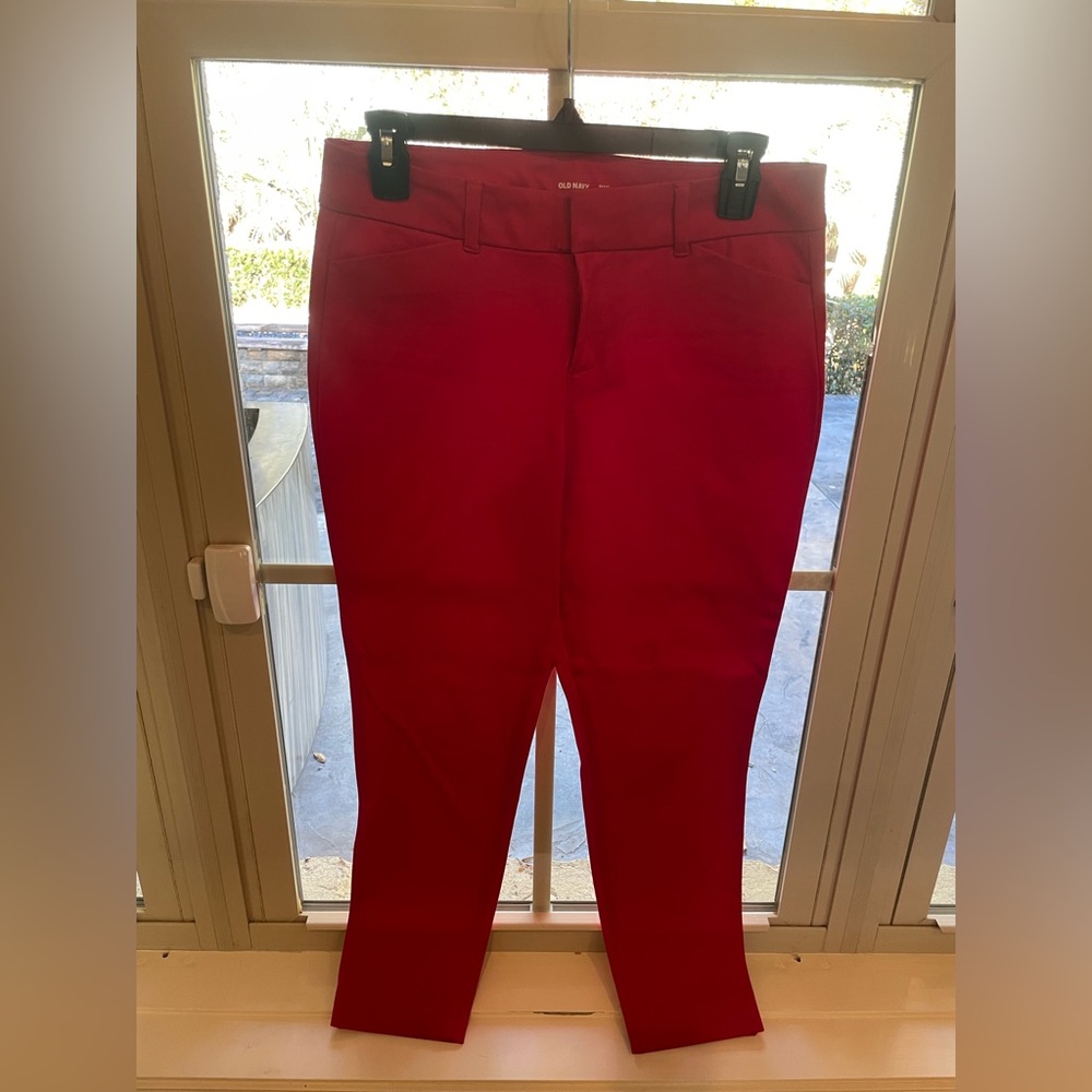 Old Navy Pixie Ankle Red Capris Pants, Size 4